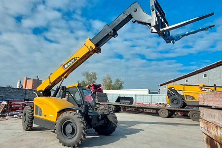 Телескопический погрузчик SANY STH1256A Телескопический погрузчик SANY STH1256A